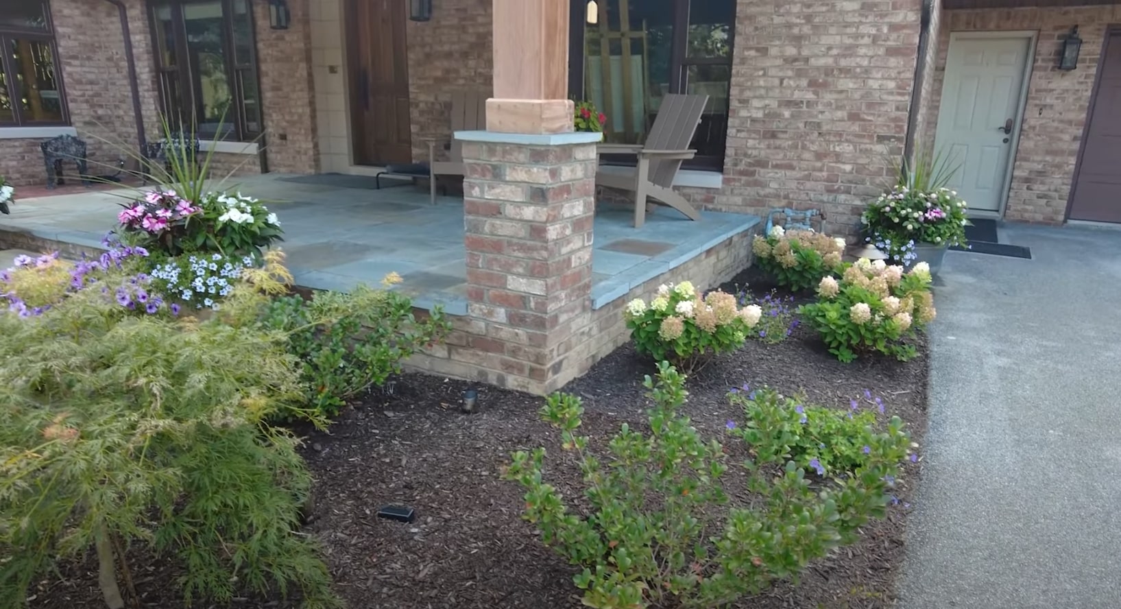 Professional hardscaping and landscaping design